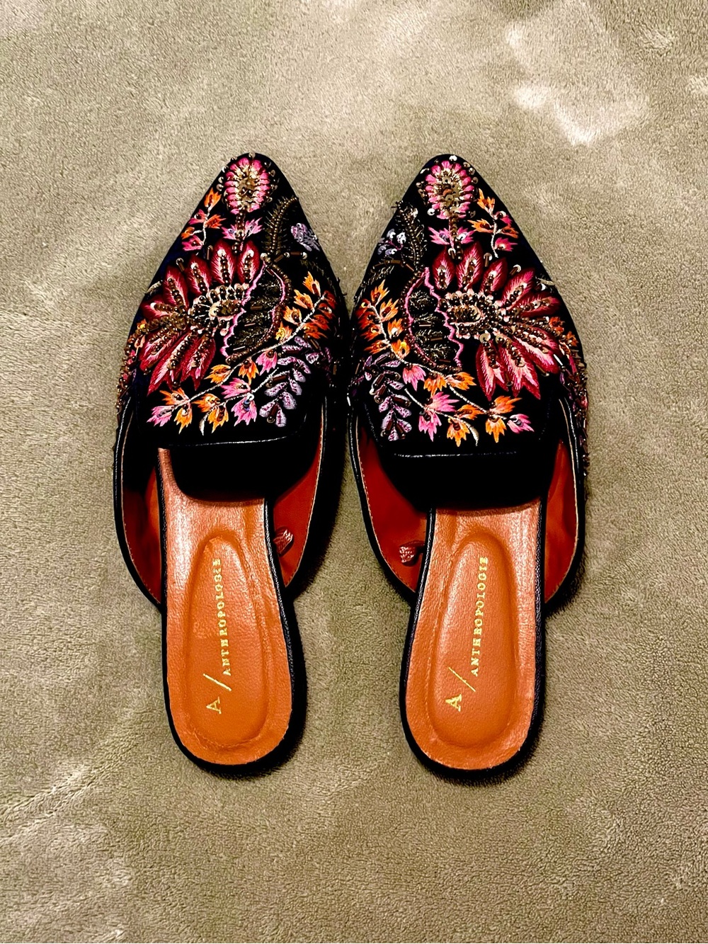 Anthropologie Size 8 Springtime Embroidered Velvet Slip-On Flats Floral Mules